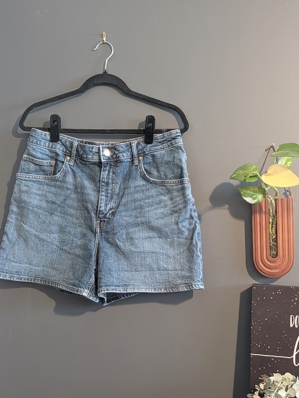 H&M Classic High-Rise Denim Shorts - Light Blue